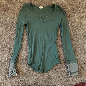 💕 Moving Sale! 💕 
Rare vintage free people long sleeve thermal